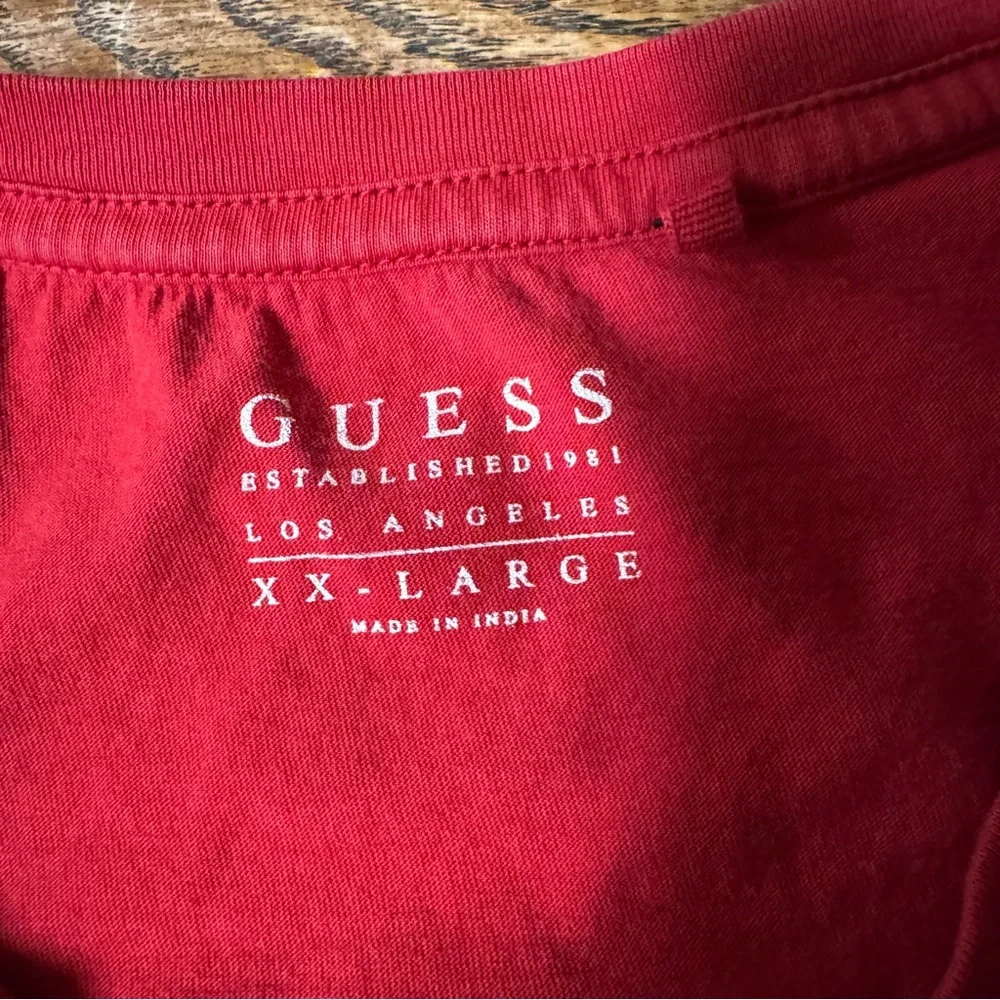 Older Guess Men's V-Neck T-Shirt in Red - Picture 3 of 4